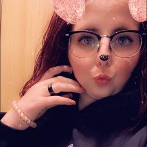 Meet your Posher, Alyssa